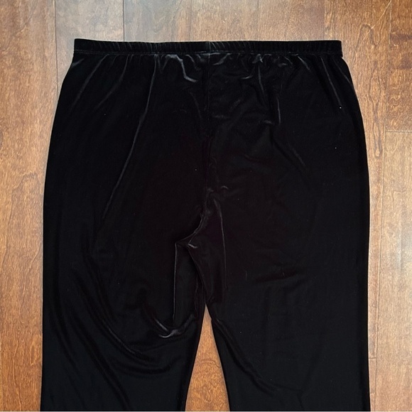 Chico’s Travelers Versatile Black Velvet Pants With Elastic Waistband Size XL/16 - Picture 5 of 8